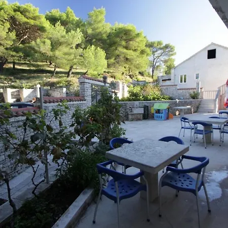 Guest house Lucia 2*