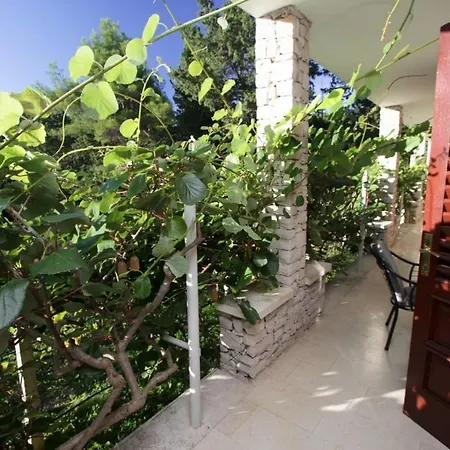 Lucia Guest house 2*
