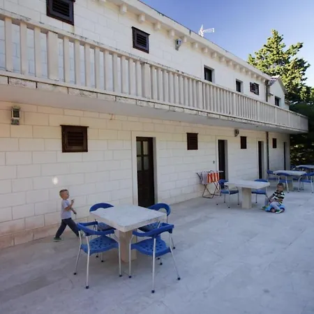 Lucia Guest house