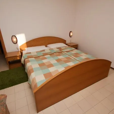 Guest house Lucia 2*