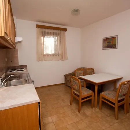 Lucia Guest house 2*