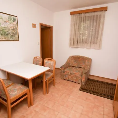 Lucia Guest house 2*